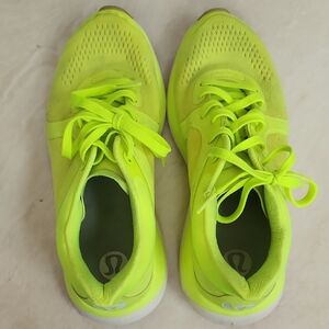 Lululemon Neon Yellow Size 8 Chargefeel Workout Low Tops